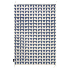Load image into Gallery viewer, Mini Flag matta vit och blå
