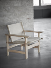 Load image into Gallery viewer, The Canvas Chair är designad av Børge Mogensen
